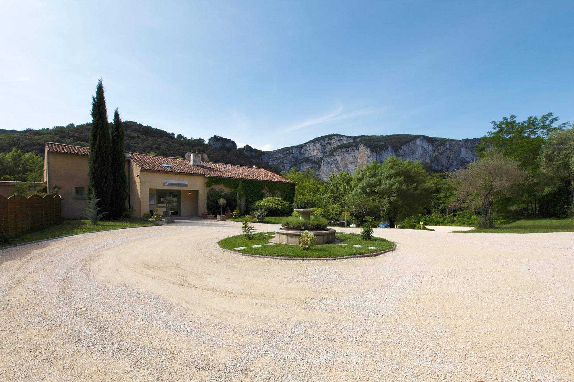 Vacanceole - Le Domaine De Chames - Pont D'Arc Vallon-Pont-dʼArc Exteriör bild