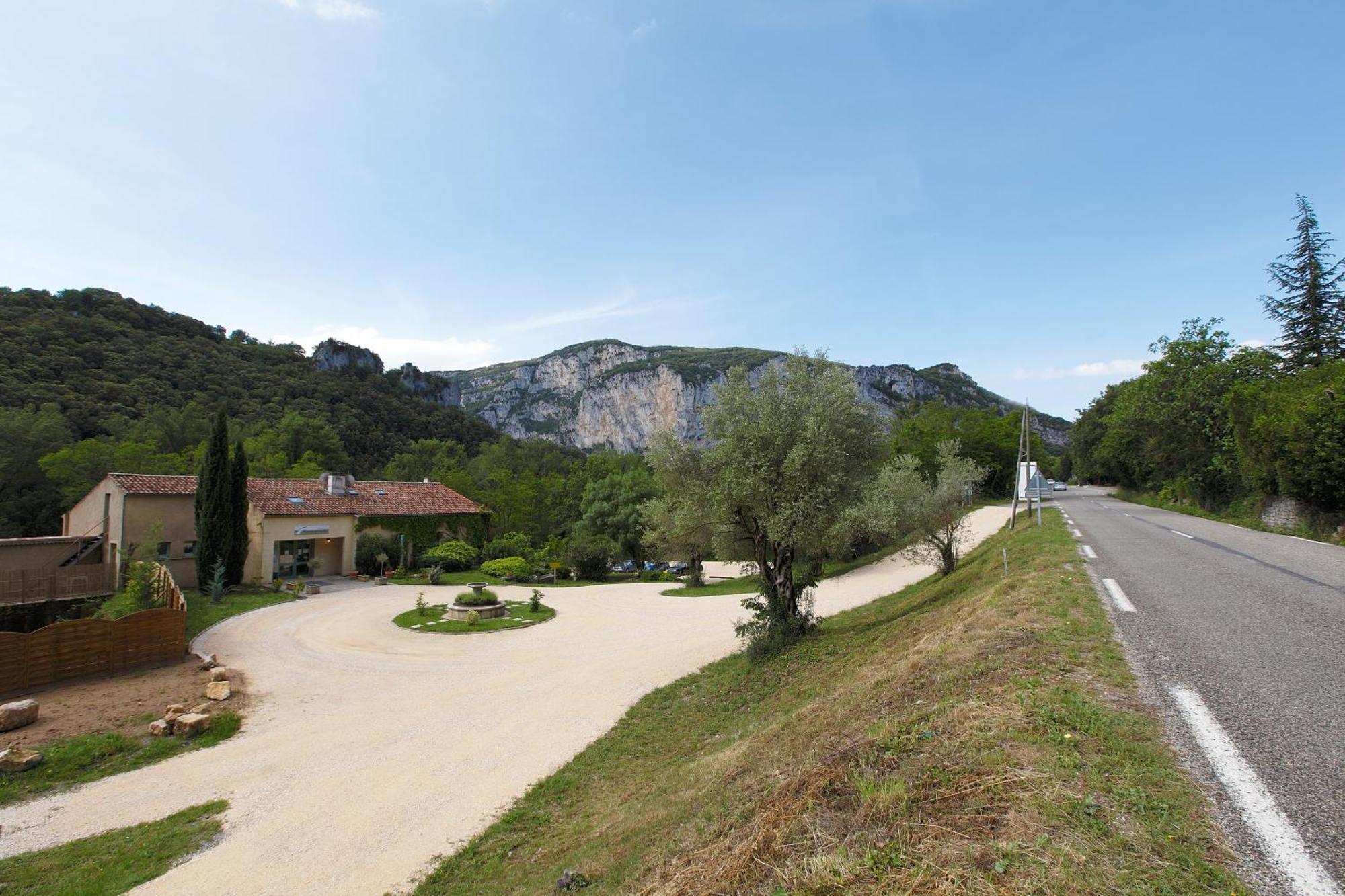 Vacanceole - Le Domaine De Chames - Pont D'Arc Vallon-Pont-dʼArc Exteriör bild