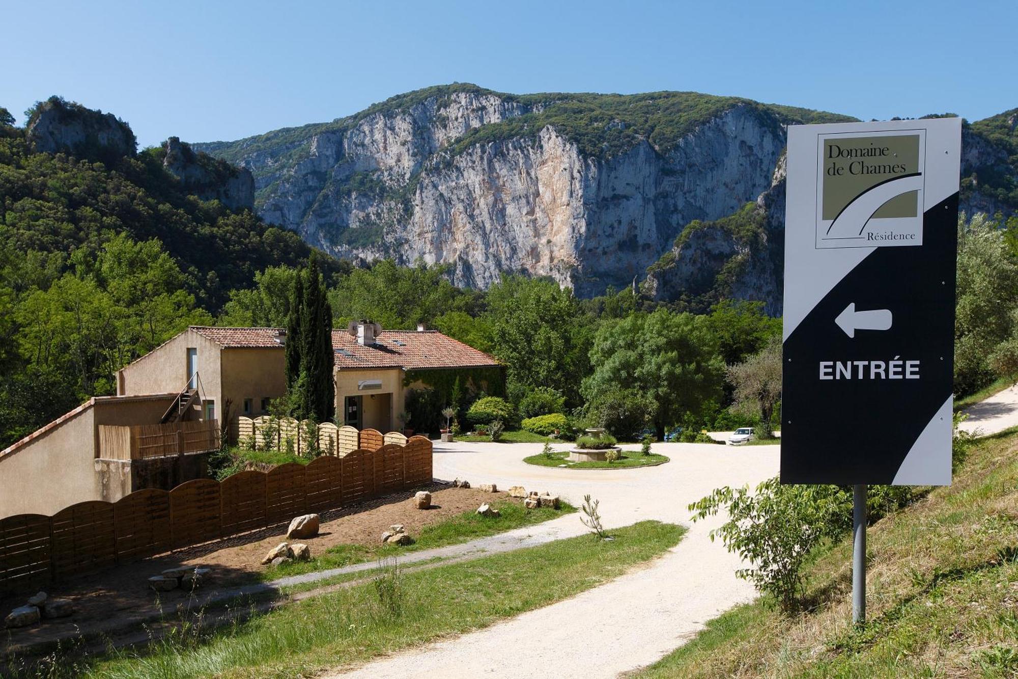 Vacanceole - Le Domaine De Chames - Pont D'Arc Vallon-Pont-dʼArc Exteriör bild