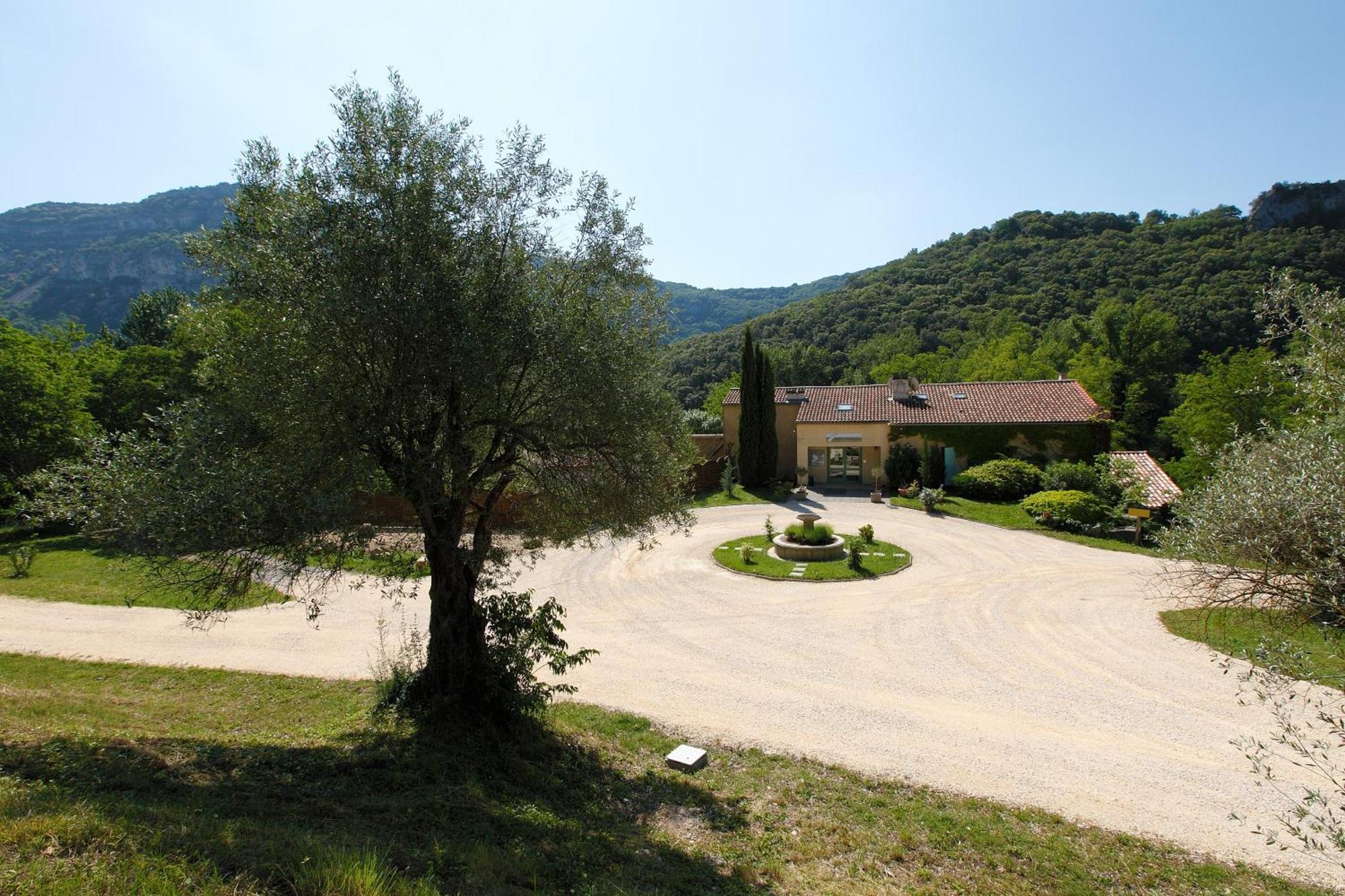 Vacanceole - Le Domaine De Chames - Pont D'Arc Vallon-Pont-dʼArc Exteriör bild