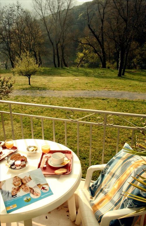 Vacanceole - Le Domaine De Chames - Pont D'Arc Vallon-Pont-dʼArc Restaurang bild